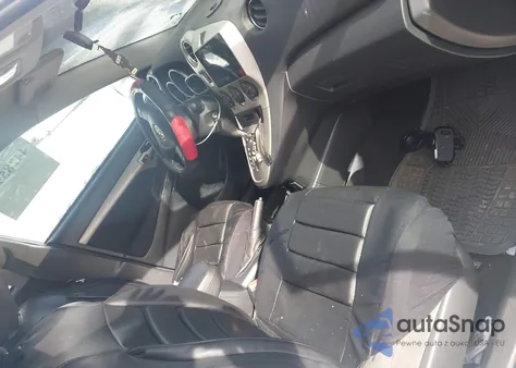 2010 Toyota Matrix z USA, uszkodzony, nr VIN 2T1KU4EE9AC195743